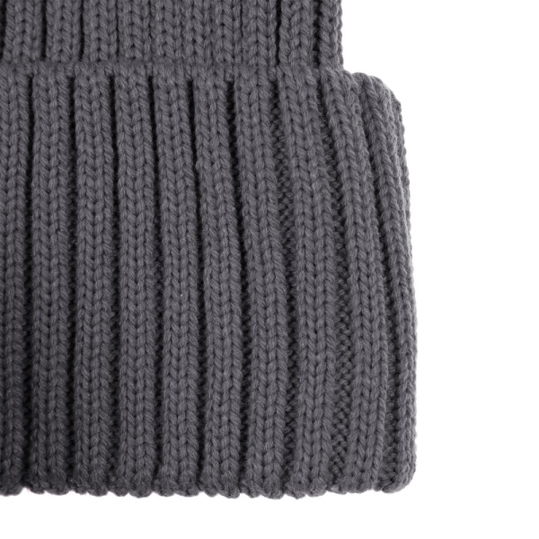 Вязаная шапка с козырьком Peaky